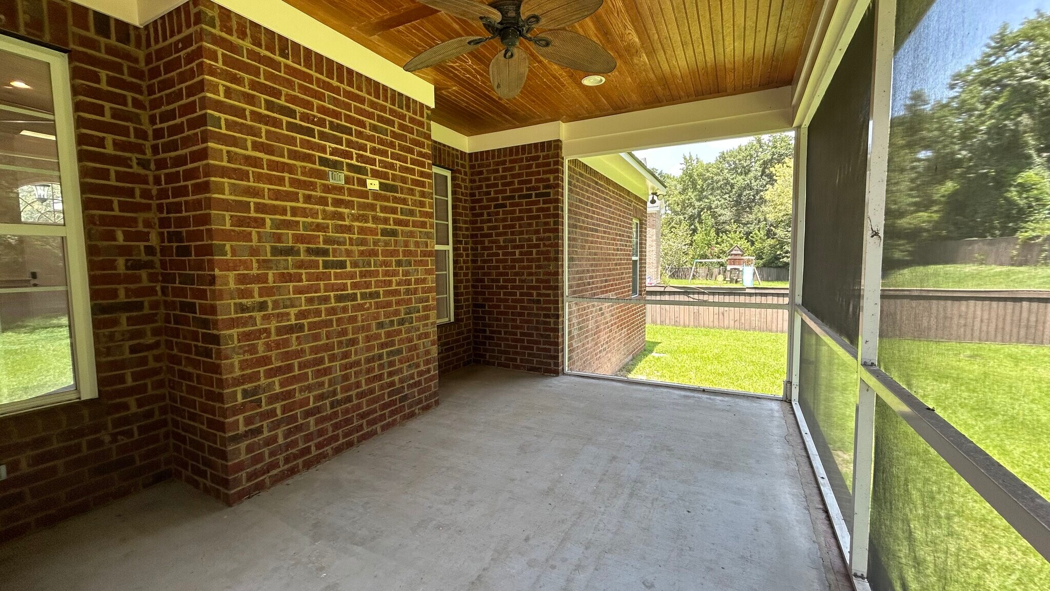 Building Photo - 389 Chastain Cir