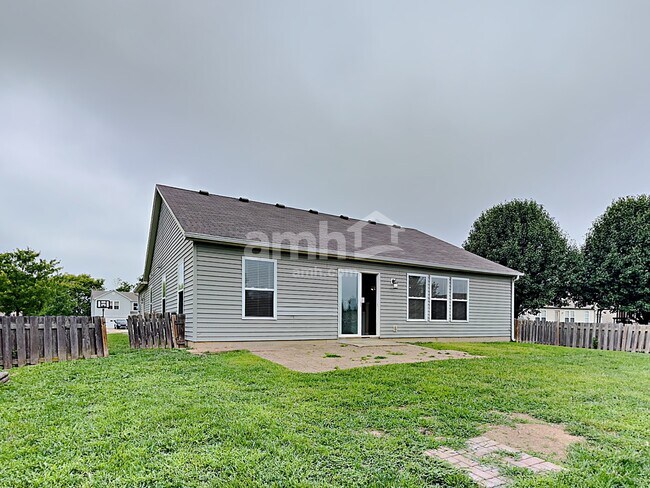 Building Photo - 527 Runnymede Ct
