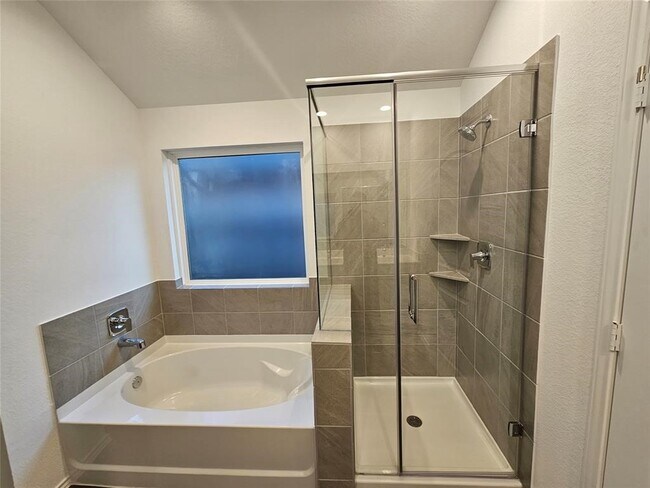 Building Photo - 4985 Almond Ter Dr