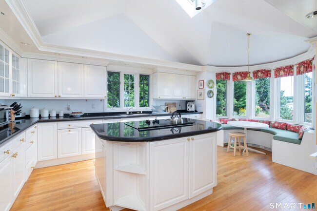 Building Photo - 18 Rockland Park