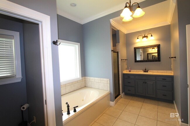 Building Photo - 9948 Sommerset Dr