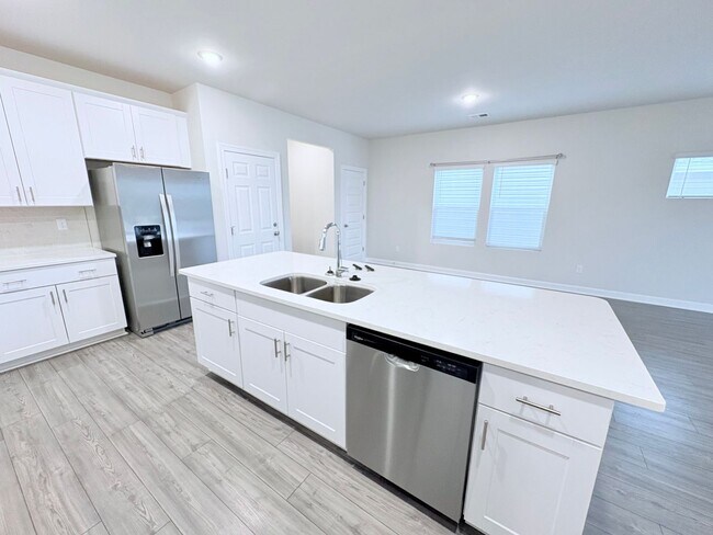 Building Photo - 220 Coulter Ct