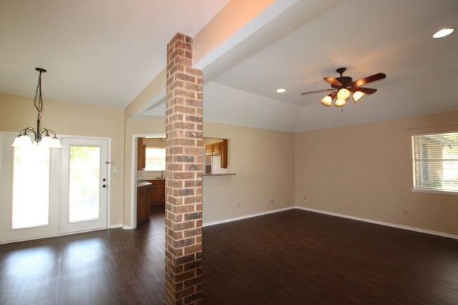 Building Photo - 1013 Blue Quail Dr