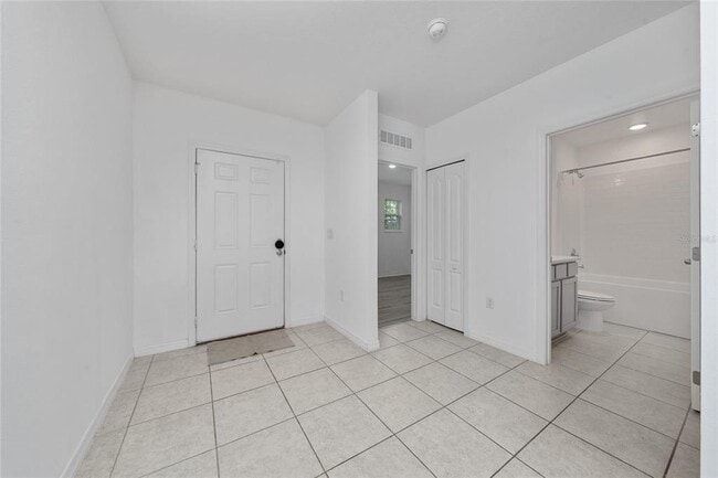 Building Photo - 557 Pawnee Ct