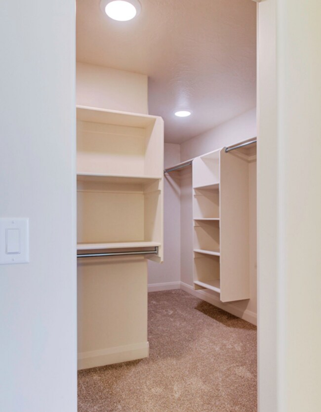 Building Photo - Brand new 3 bedroom, 2.5 bath townhome in Cedar City
