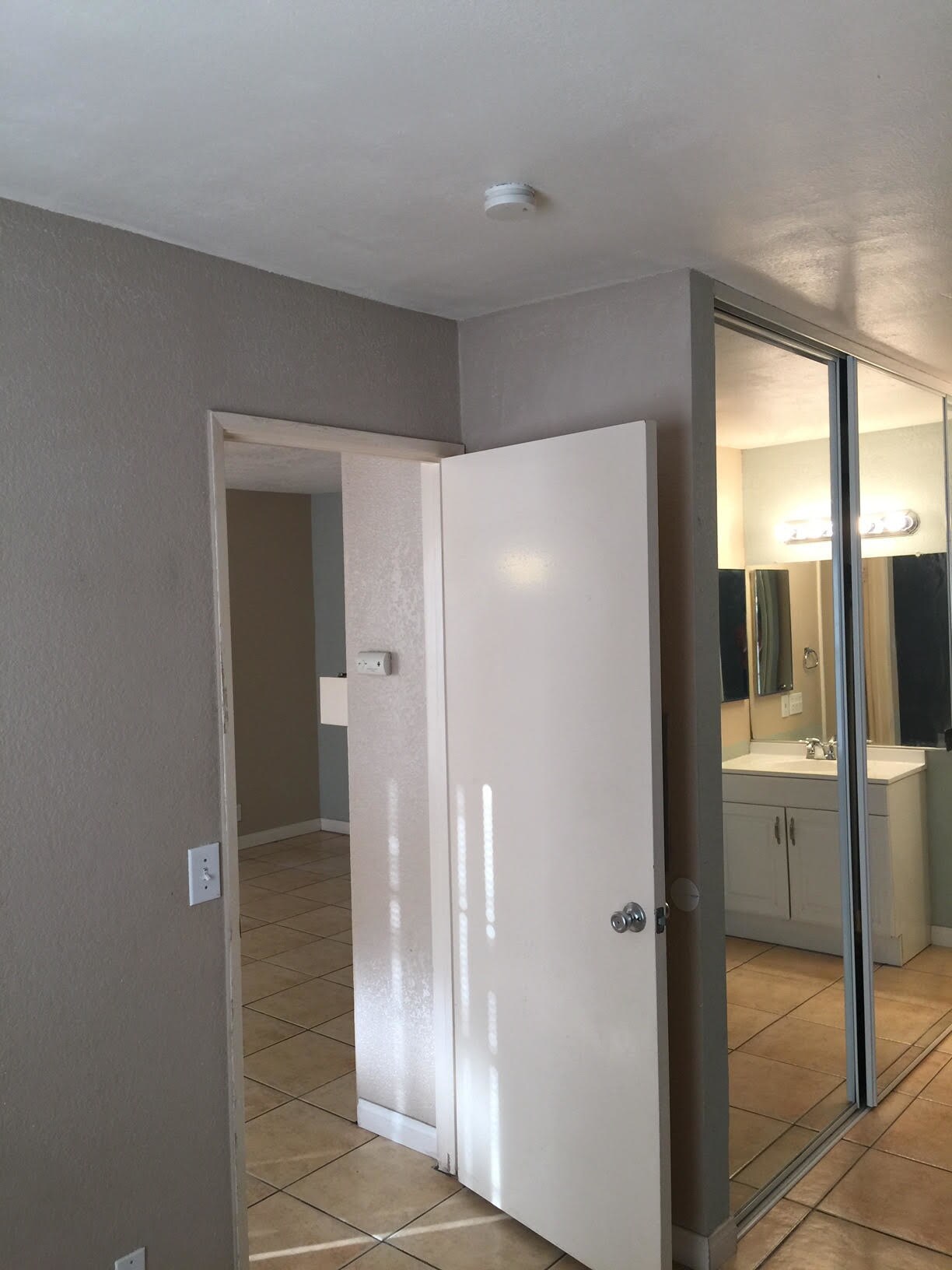 Building Photo - 10868 Aderman Ave