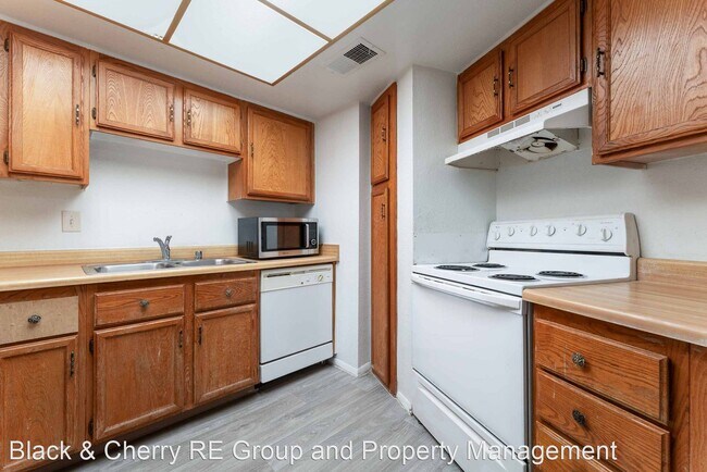 Building Photo - 1 br, 1.5 bath House - 1628 Justin Court