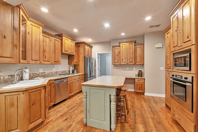 Building Photo - 1306 E 5250 S