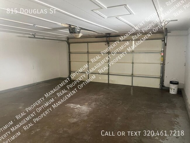 Building Photo - 815 Douglas St