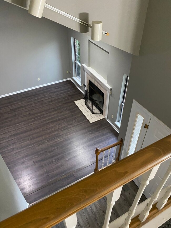 Building Photo - Beautiful & Spacious House in Green Meadow...