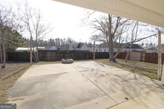 Building Photo - 8002 Ponderosa Pine Ave