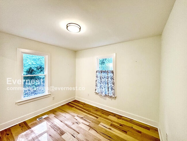 Building Photo - 4422 Edelweiss St
