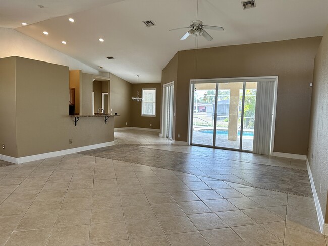 Building Photo - 307 Inman St