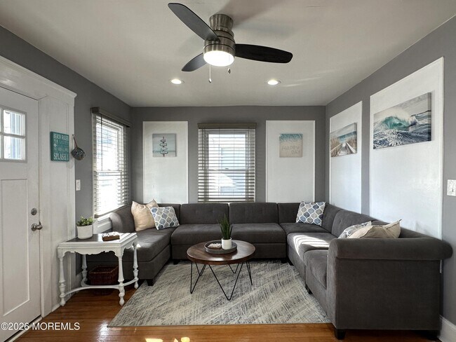 Building Photo - 208 15th Ave