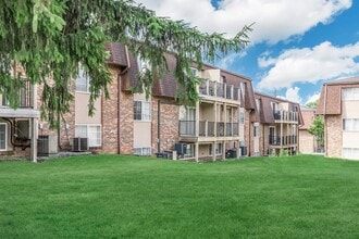 Building Photo - Gaslight Village
