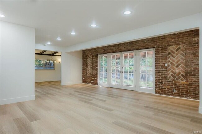 Building Photo - 19024 Miranda St