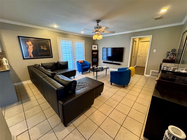 Building Photo - 5218 Willowbend Blvd