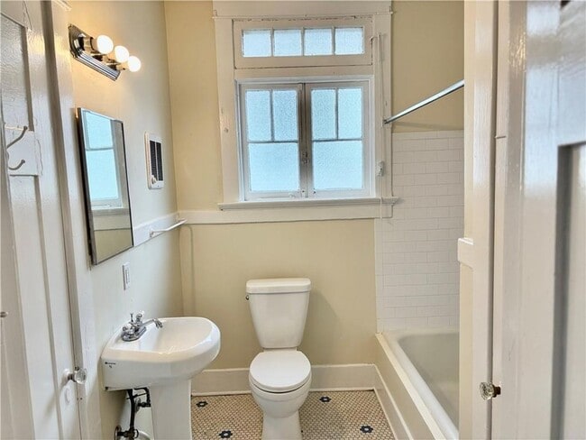 Building Photo - 7726 S Claiborne Ave