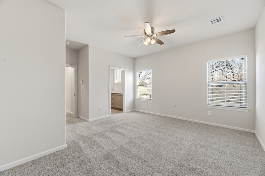 Building Photo - 316 E Elgin St