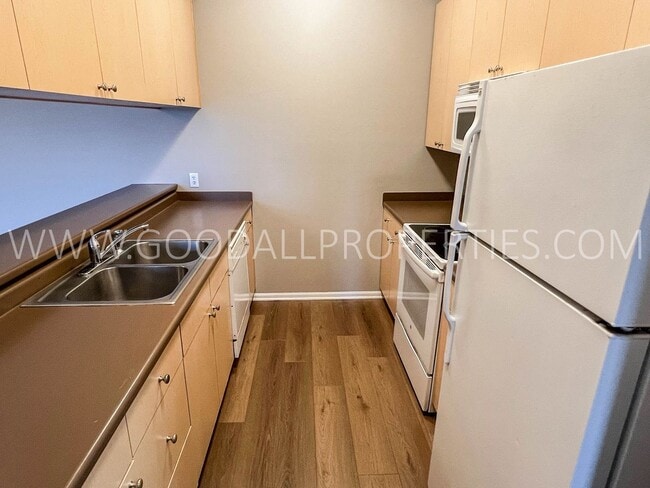 Building Photo - Spacious 3-Bedroom, 2-Bath Condo in the Heart of Ankeny