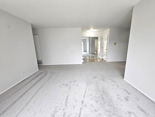 Building Photo - 573 Greystone Ln