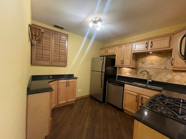 Building Photo - 1265 W Flournoy St