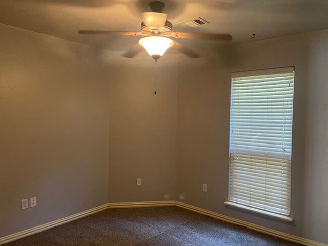 Building Photo - 8102 Vail Drive