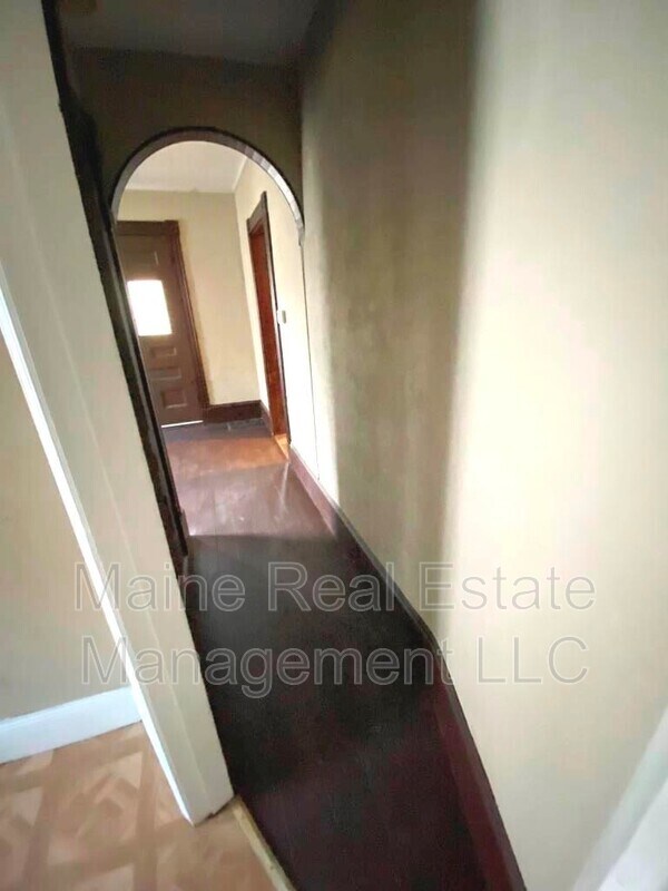 Building Photo - 49 Highland Ave