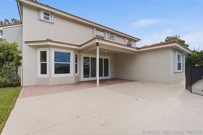 Building Photo - 5513 SW Windward Way