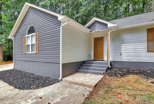 Building Photo - 1540 Nichole Ln
