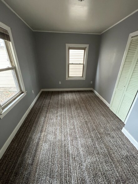 Building Photo - 1615 Iowa Ave