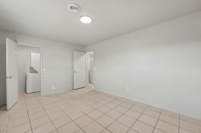 Building Photo - 1241-1247-1247 W Sunset Dr