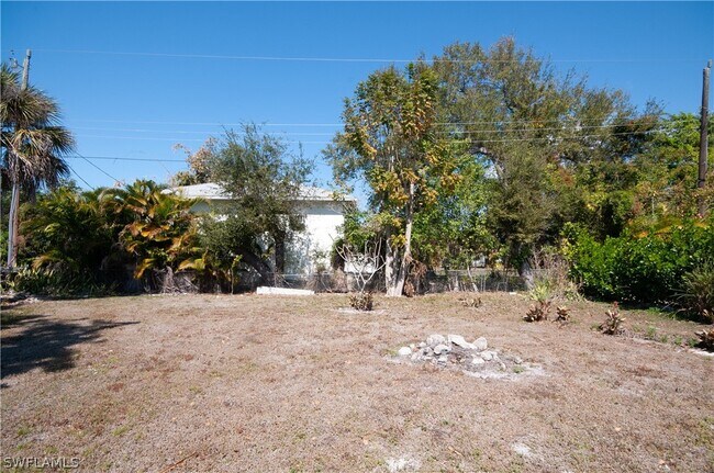 Building Photo - 2685 Van Buren Ave