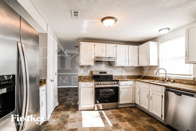 Building Photo - 1940 Winsted Ct