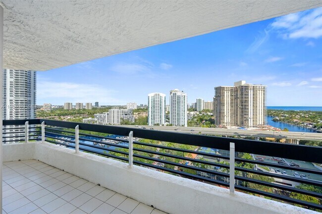 Building Photo - 19101 NE 36th Pl