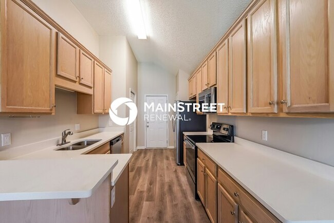 Building Photo - 4928 Madison Cir