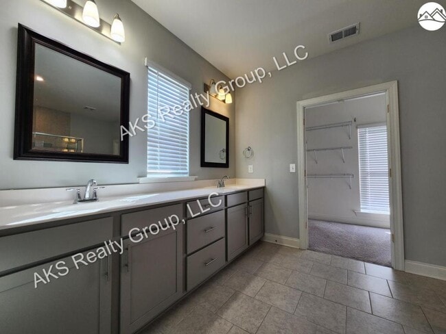 Building Photo - 4030 Camellia Ridge Cove