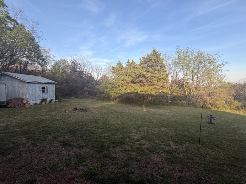 Building Photo - 682 Tower Hill Rd