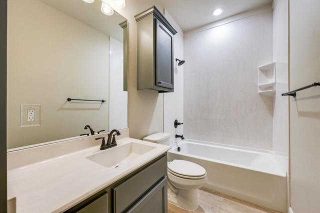 Building Photo - 306 W Mc Lain Dr