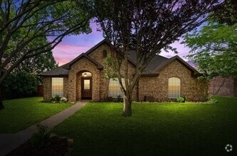 Building Photo - 1802 Ridgewood Dr