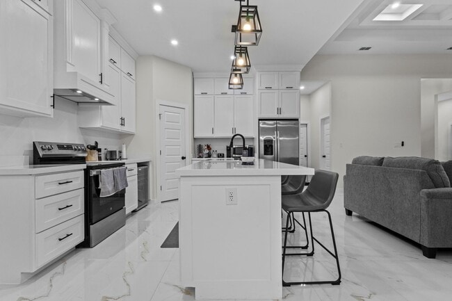 Building Photo - 7425 Lake Havasu