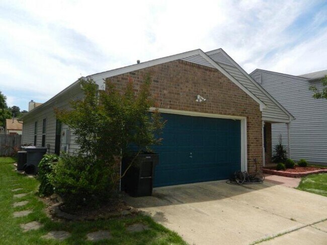 Building Photo - 3 bedroom in Hampton VA 23666