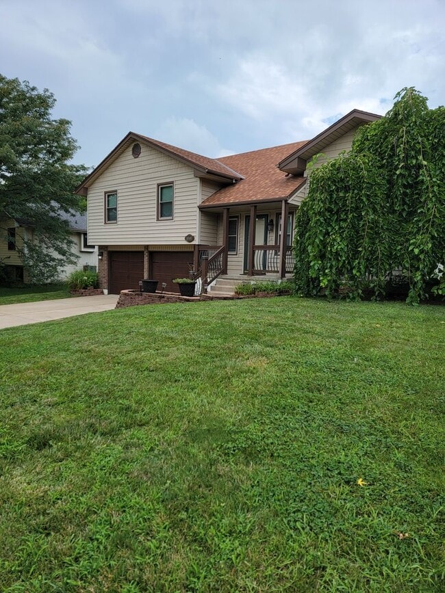 Building Photo - Large Home for Rent in Independence
