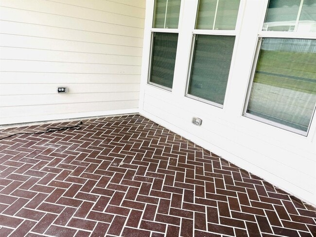 Building Photo - 2506 Blue Ridge Dr