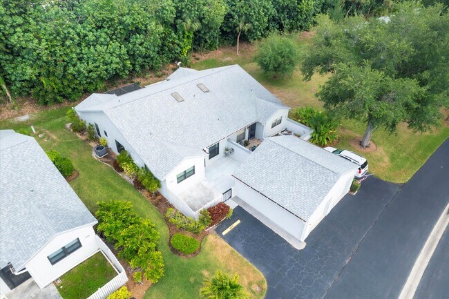 Building Photo - 4732 Blackberry Dr
