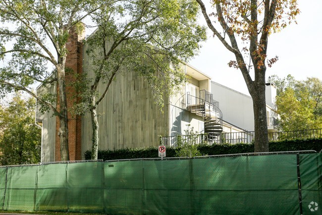 Building Photo - Post Oak Park Townhomes