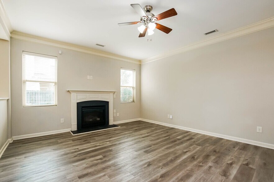 Building Photo - 14 Outwater Ridge Dr