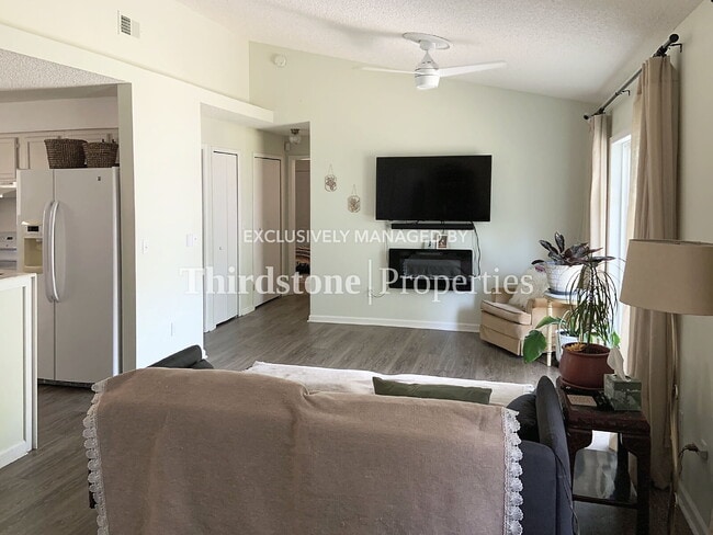Building Photo - 5611 Ellis Trace Dr