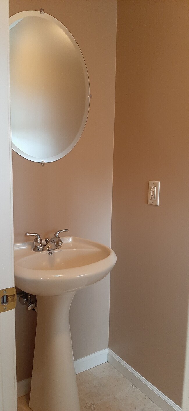 Building Photo - 509 Baldwin Ln