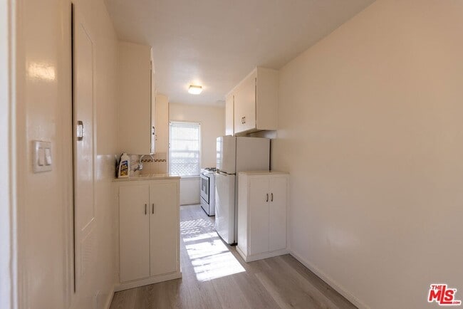 Building Photo - 1940 S Robertson Blvd